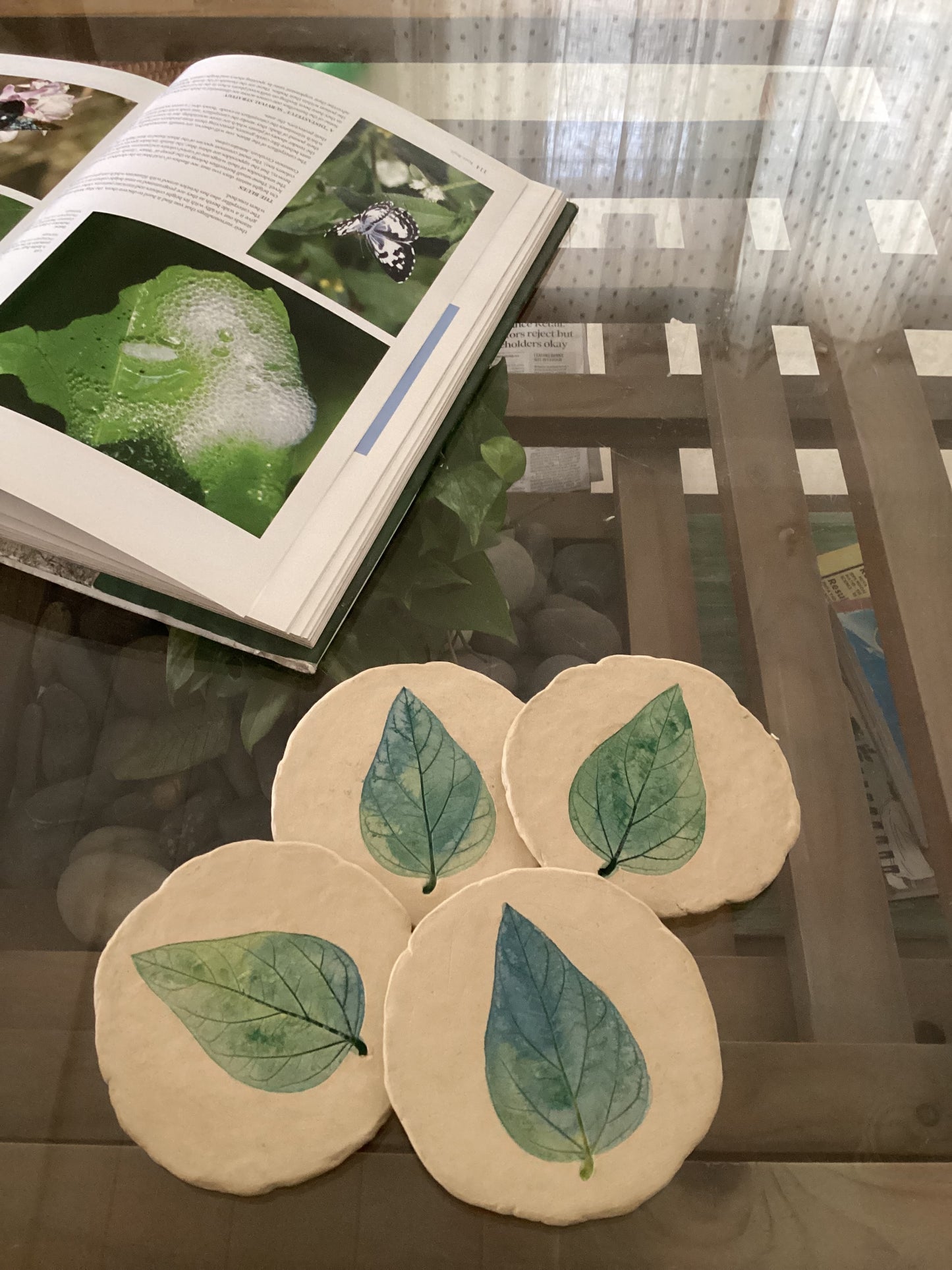 Papier-mache Coasters-Harsringar leaf