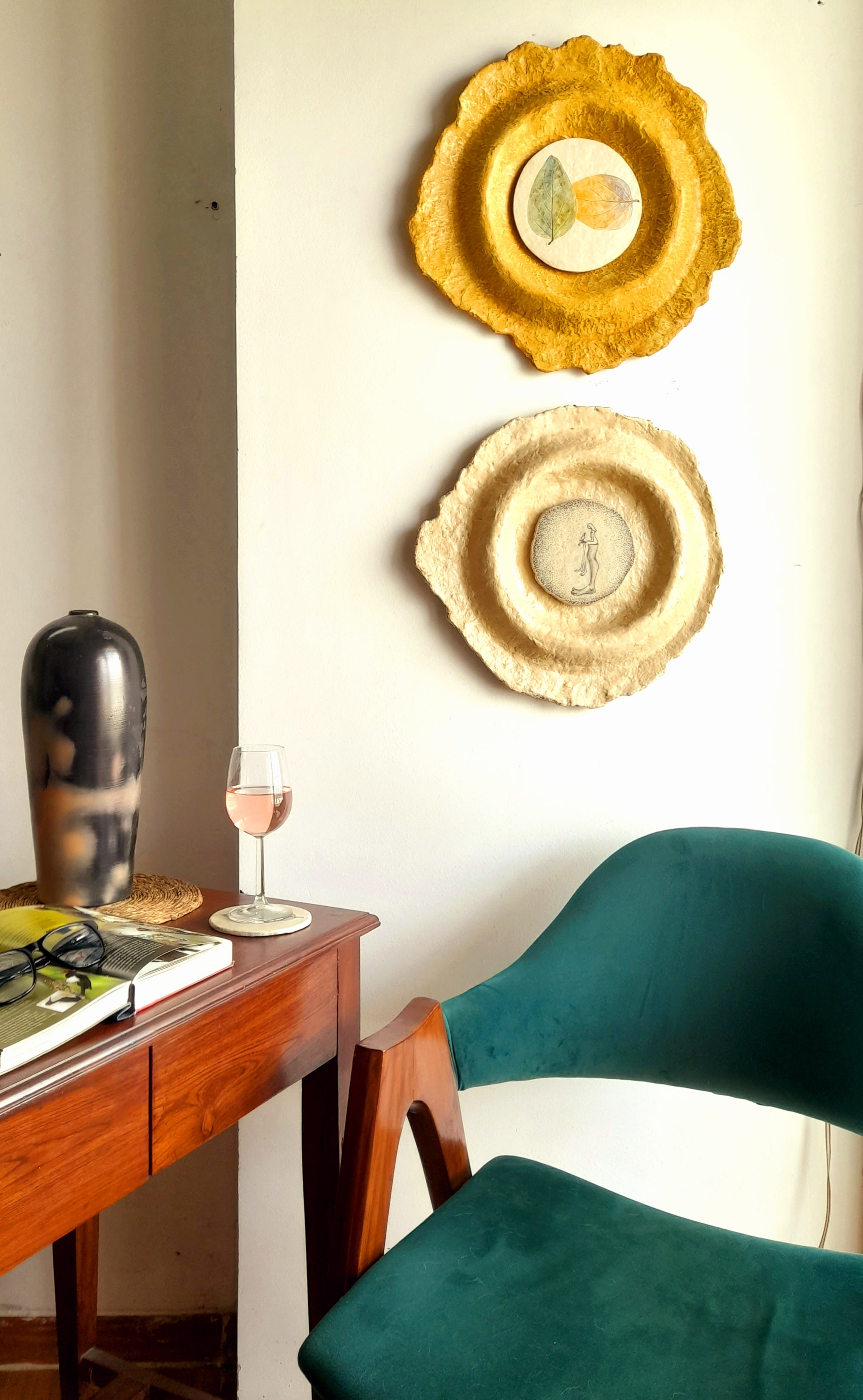 Papier-mache wall plate-leaf wall plate