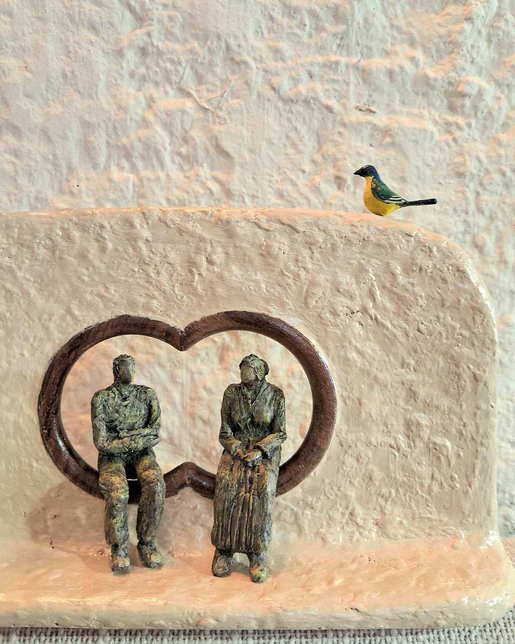 Papier-mâché Vase - Couple figurines