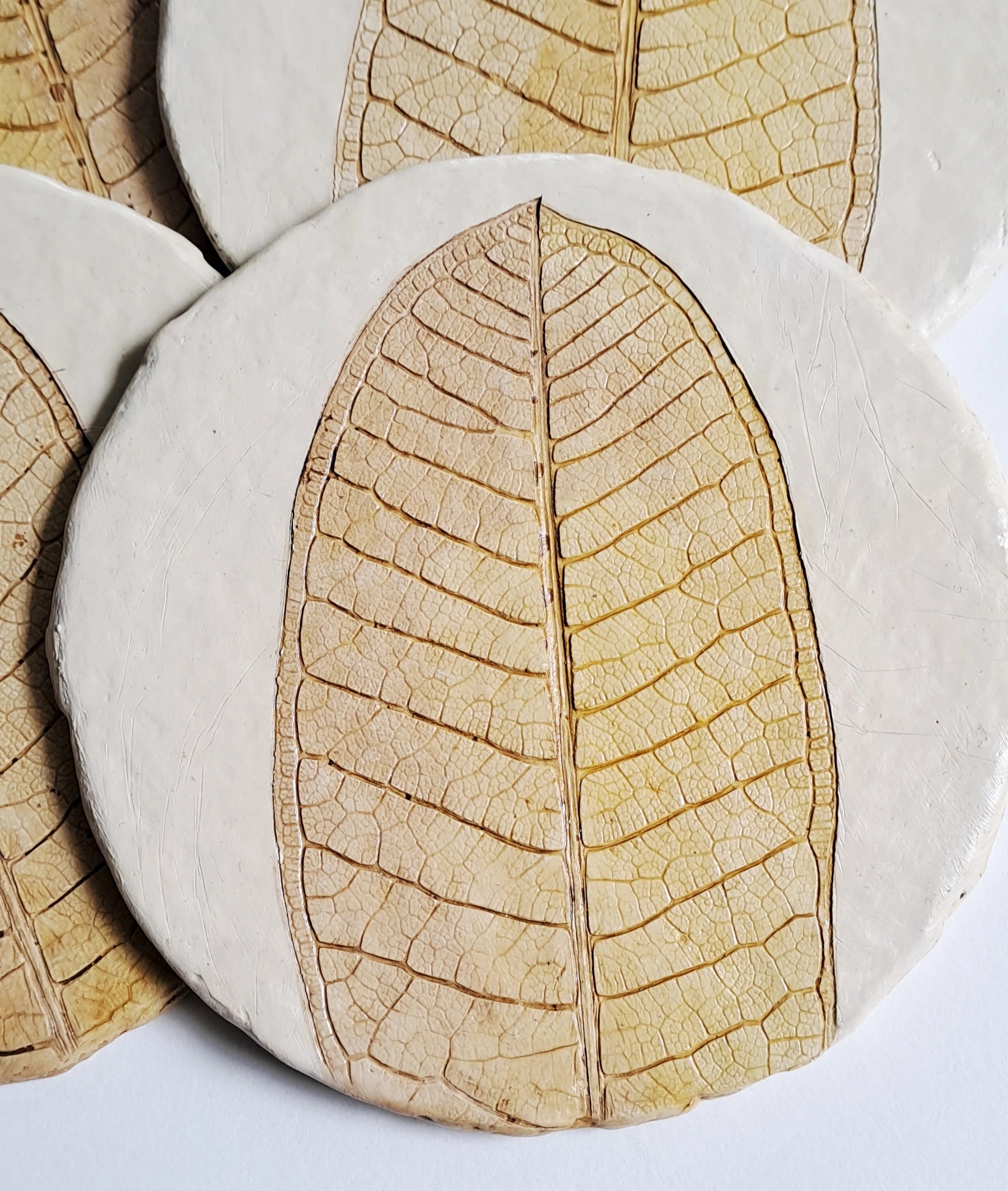 Leaf Papier-Mâché Coasters–Natural Black Champa Set of 4